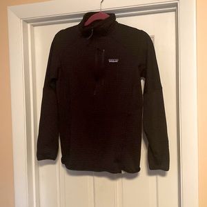 Patagonia R1 women’s medium black Polartec Thermal Grid 1/2 Zip Logo